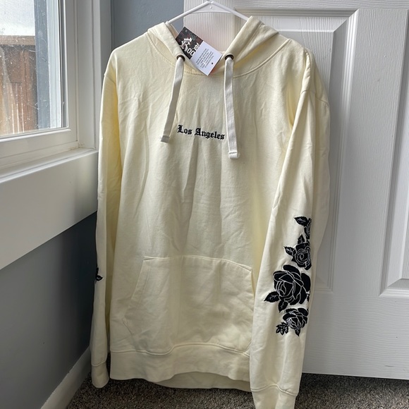 NEW Blind Rooster Yellow Long-sleeve Hoodie - Picture 1 of 7